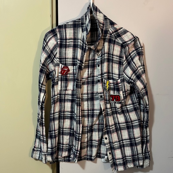 Shirt with funky patches - Picture 1 of 3